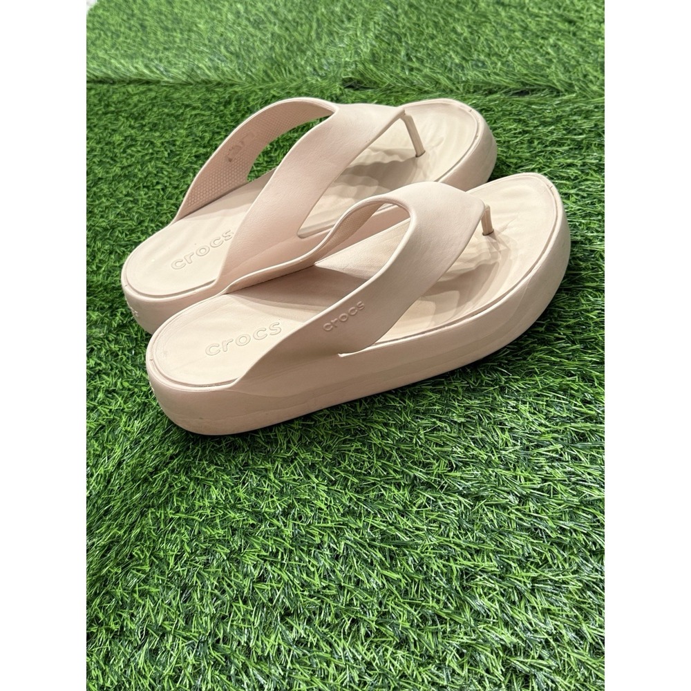 Crocs Getaway Platform Flip Flop Sandals Quartz Pale Pink Women's 10